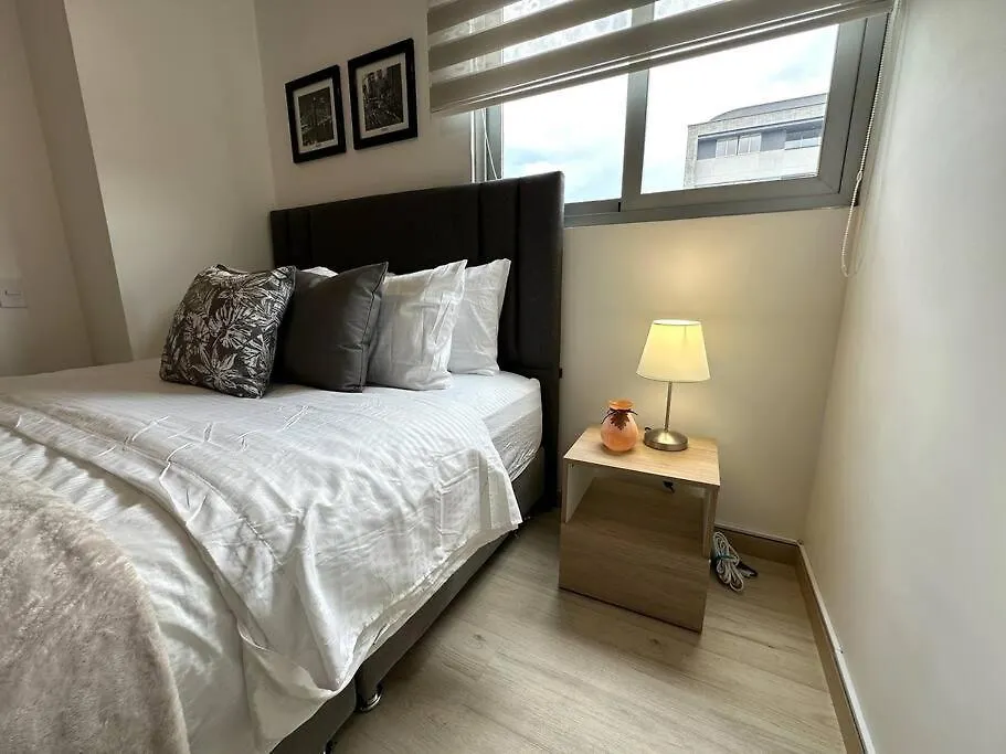 아파트 Gorgeous, Modern, And Air-Conditioned Included 메딜린